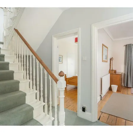 Spectacular Views, Spacious And Airy Flat For 10