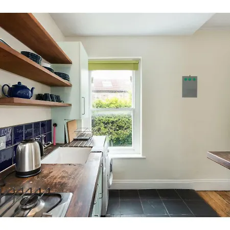 Spectacular Views, Spacious And Airy Flat For 10
