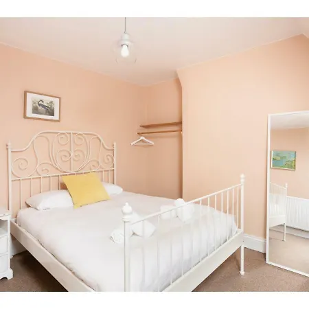 Spectacular Views, Spacious And Airy Flat For 10 شقة