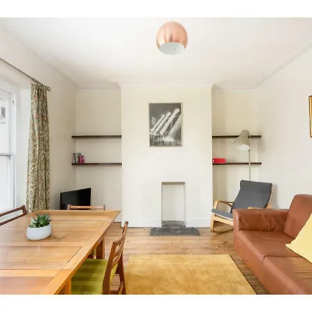 Spectacular Views, Spacious And Airy Flat For 10 شقة
