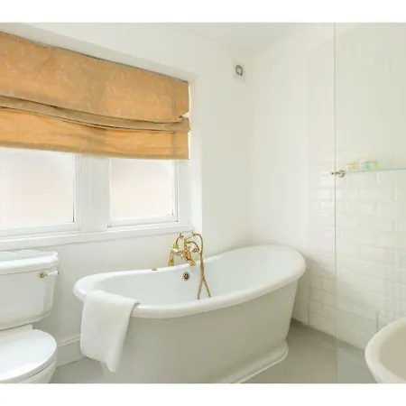 Spectacular Views, Spacious And Airy Flat For 10 شقة